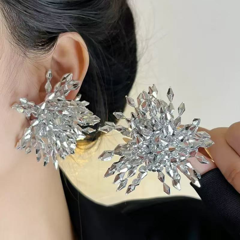 Women Accessories In Amazon - Nuevos Pendientes de Metal con Diseño